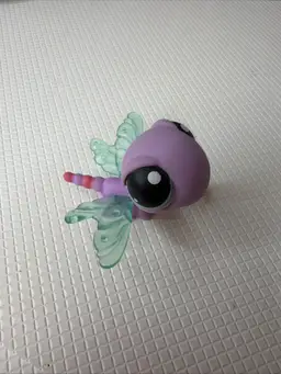Purple DRAGONFLY Littlest Pet Shop LPS Wings, Blue Magnet