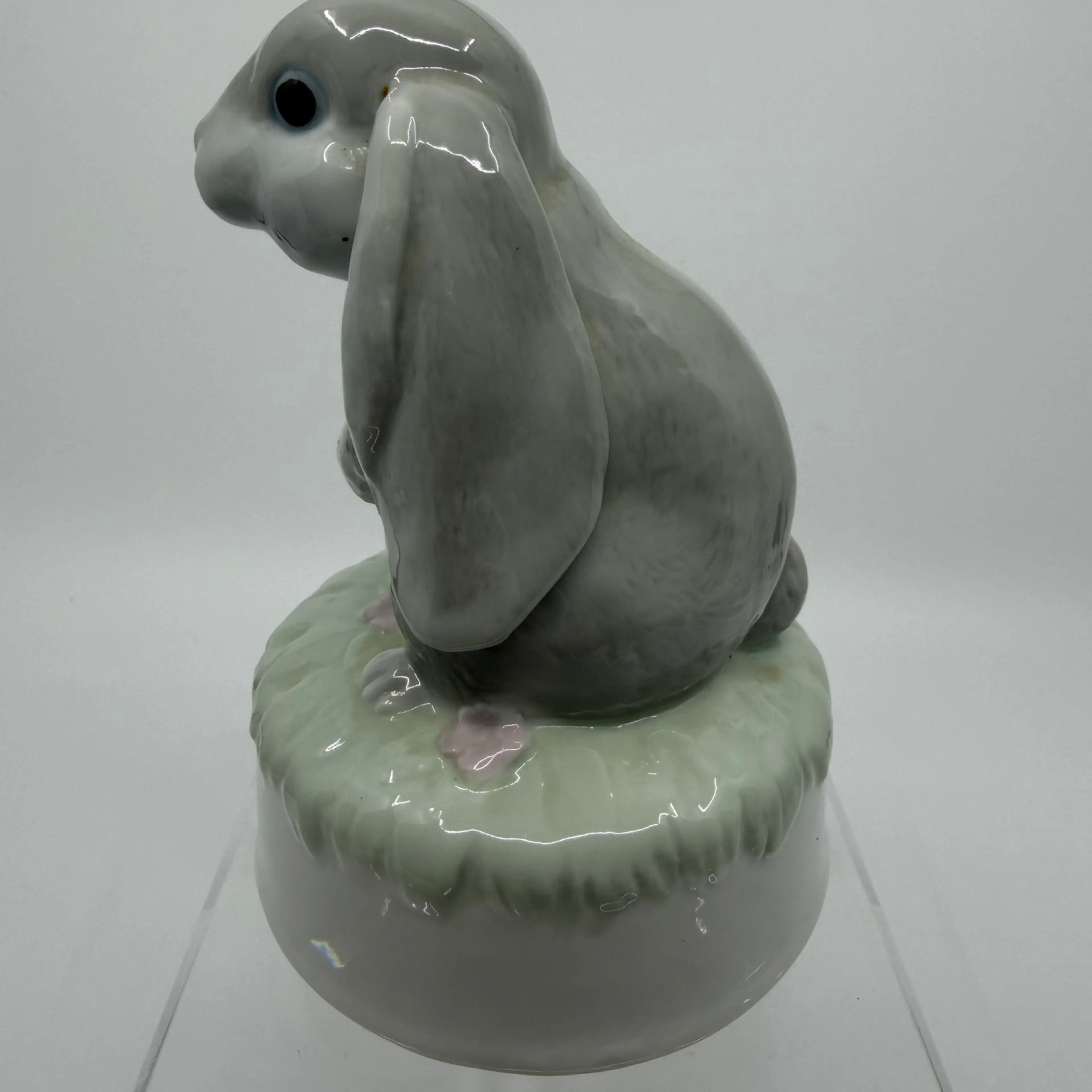 Image 2 of 8