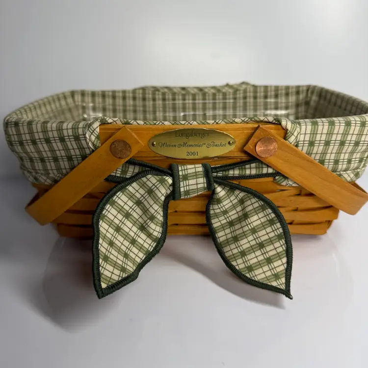 Longaberger 2001 “Woven Memories” Basket With Insert