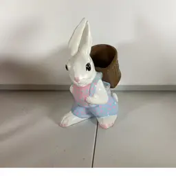 Hobbyist Ceramic Bunny With basket