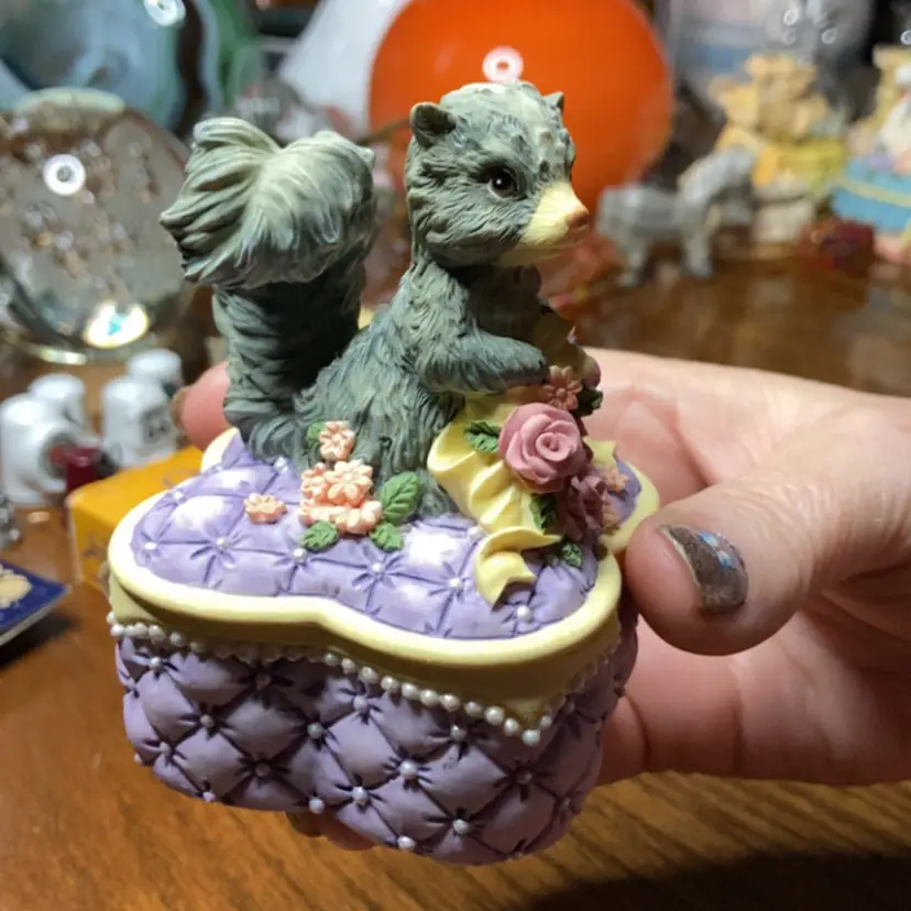 Skunk Trinket Box! By Heritage House!