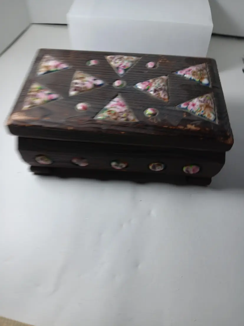 Vintage Floral Inlaid Jewelry Box