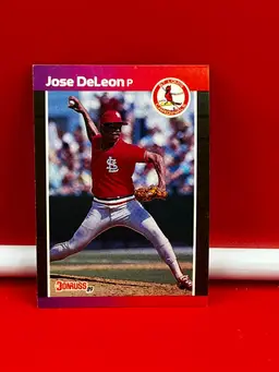 1989 Donruss Collector Baseball Trading Card Cardinals Jose DeLeon #437