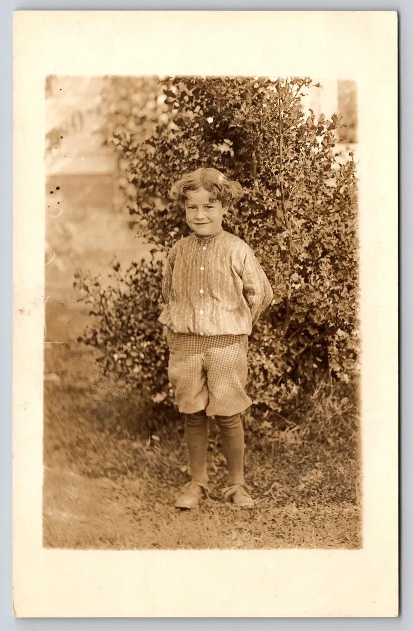 Postcard RPPC Wavy Haired Young Child in Garden Real Photo Vignette 1912 - 9185