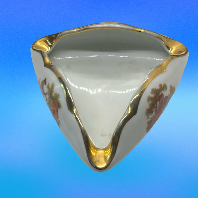 15. Vintage Limoges Porcelain Triangular Ashtray ~ Courting Scene Artist Walleau