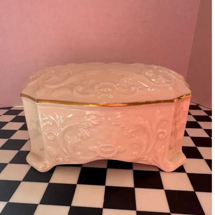 The Beatles “Yesterday” Lenox Music Box