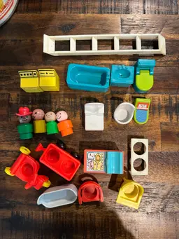 Vintage Fisher Price Little People lot 4 People and 15 Accessories  See picture for item details .