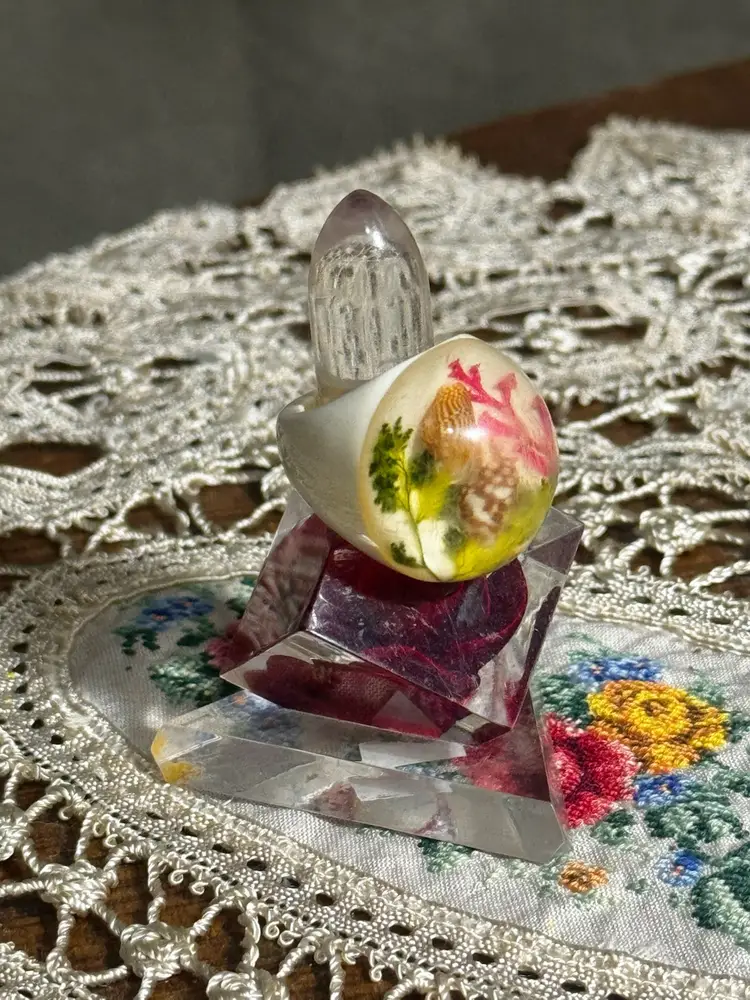 Vintage Midcentury Giant Lucite Dome Seashell  Ring Sz 6.5