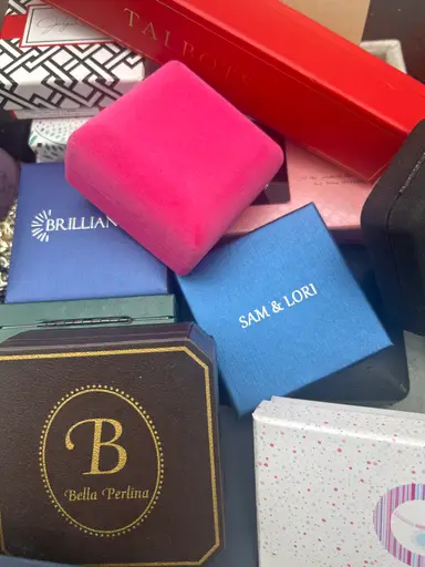 Mystery Boxes With Adored!  Let’s Find Out What’s Inside!!