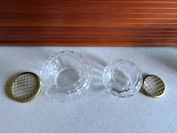 Set Of 2 Vintage Potpourri Bowls With Gold Flower Frog