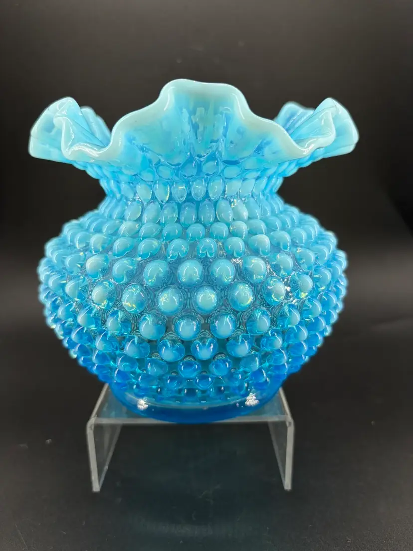 VINTAGE FENTON BLUE OPALESCENT HOBNAIL VASE WITH RUFFLED RIM