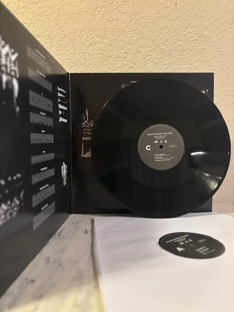 Kendrick Lamar – Black Panther Soundtrack (Limited Edition, Vinyl 2 LP) MINT