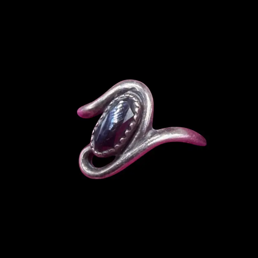 Native American handcrafted sterling silver ring with Hematite- Size 4