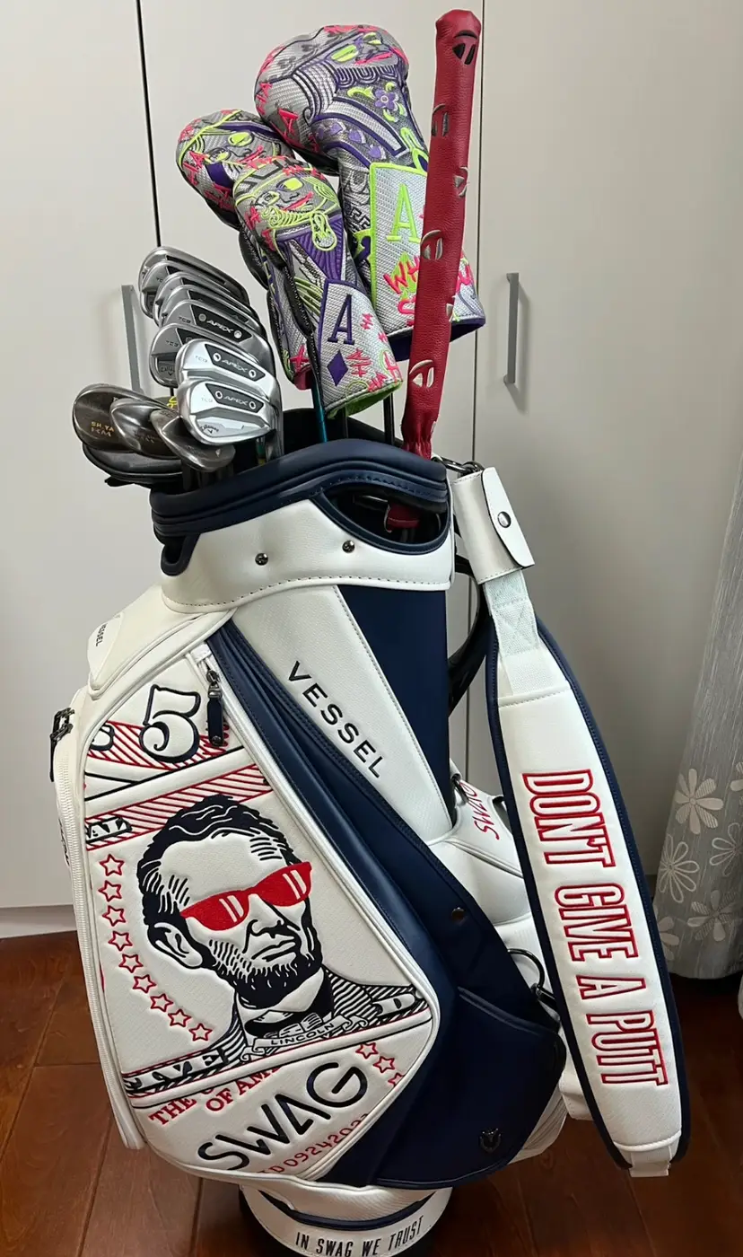 Swag Golf Bag with Custom Headcovers