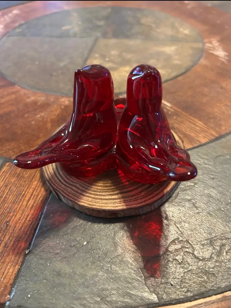 Cardinals of love On Heart