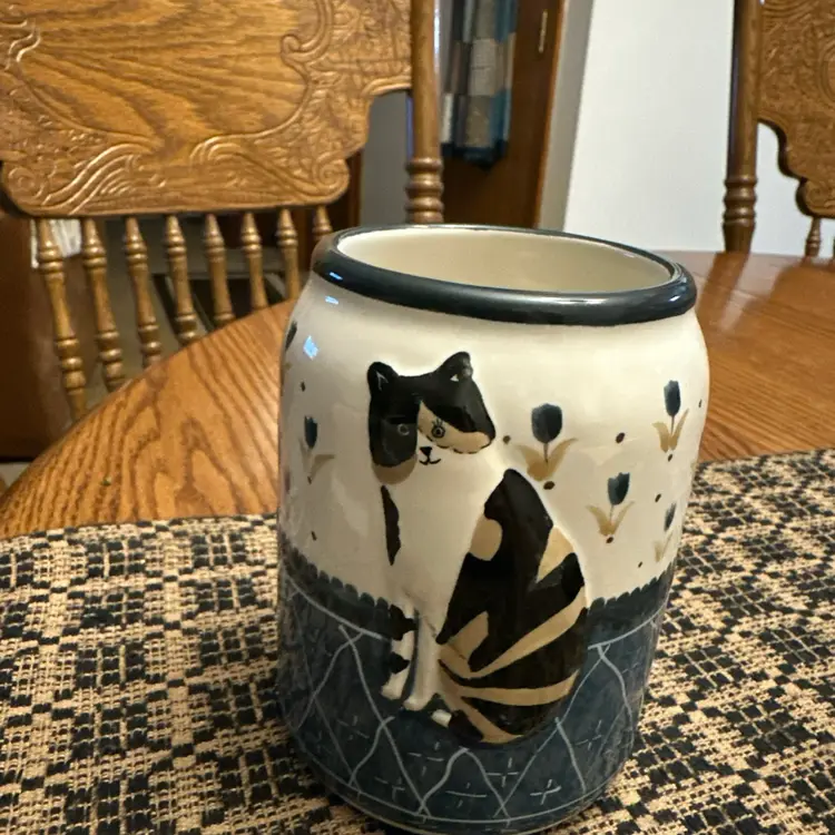 Warren Kimble Ceramic   Cat Springs Toothbrush  Pencil  Holder