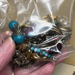 #230 Antique Mall Jewelry Jars (12/04)