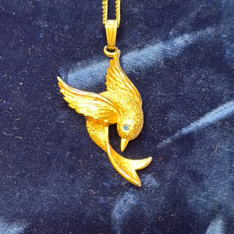 1976 Sarah Cov Signed Golden Dove Pendant 2.5” Necklace 16" Rope Chain Blue Rhinestone Eye