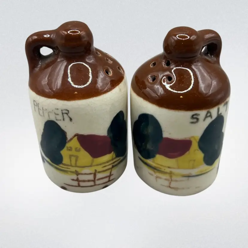 Farmhouse Milk Jug Salt And Pepper Shakers Barn & Chickens Japan