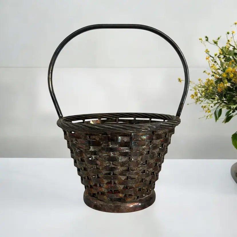 Vintage Newport Silverplate Woven Basket. Small Basket With Handle. Easter Cottage Core. 5" tall