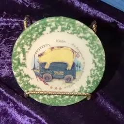 2003 1st In the Barnyard Series, HENN “Piggy” Collectible Mini plate. 4” Round