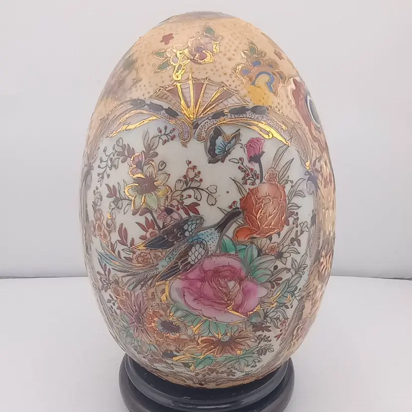 Vintage Satsuma egg, handpainted