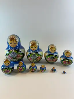 Vintage Hand-Painted 10-Piece Russian Matryoshka Nesting Doll Set - Signed