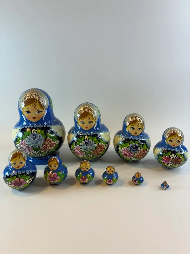 Vintage Hand-Painted 10-Piece Russian Matryoshka Nesting Doll Set - Signed