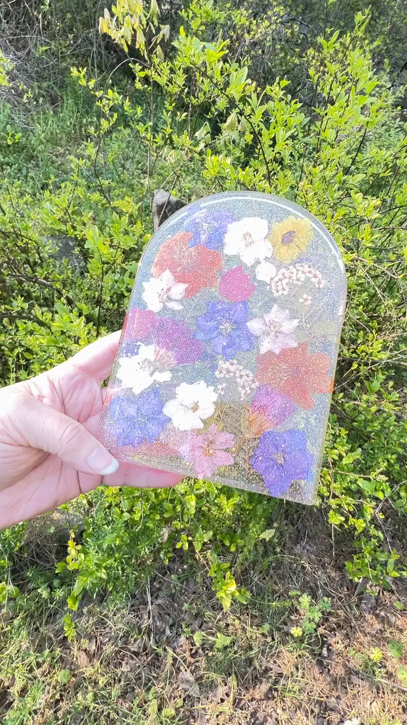 Free-standing Floral Resin Plaque Display. Dried Flowers & Ferns with Glitter. Handmade By Me!