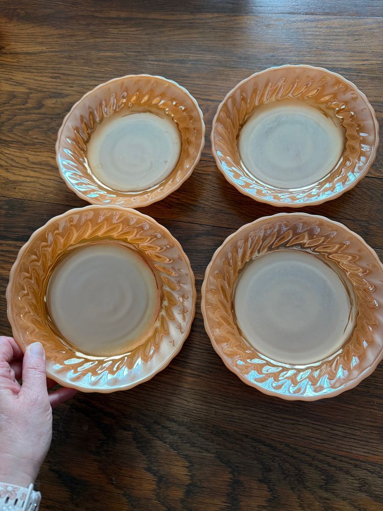 Vintage Fire-King Peach Lustre Laurel Bowls – Set of 4 Iridescent 7.5-Inch Glass Bowls, 1950s Anchor Hocking Oven Proof