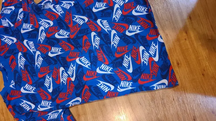 THE NIKE TEE Boys Kids Long Logo Athletic Shirt Youth Size L Blue Red White Fit