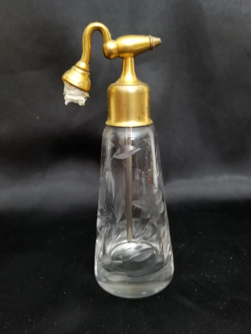 #162 Vintage DeVilbiss Floral Cut Crystal Perfume Atomizer