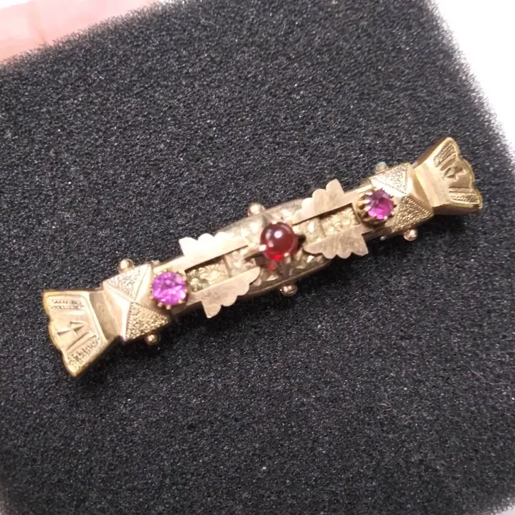 Victorian Art Nouveau Gold Tone Bar Brooch 2 1/4" Red and Pink stones