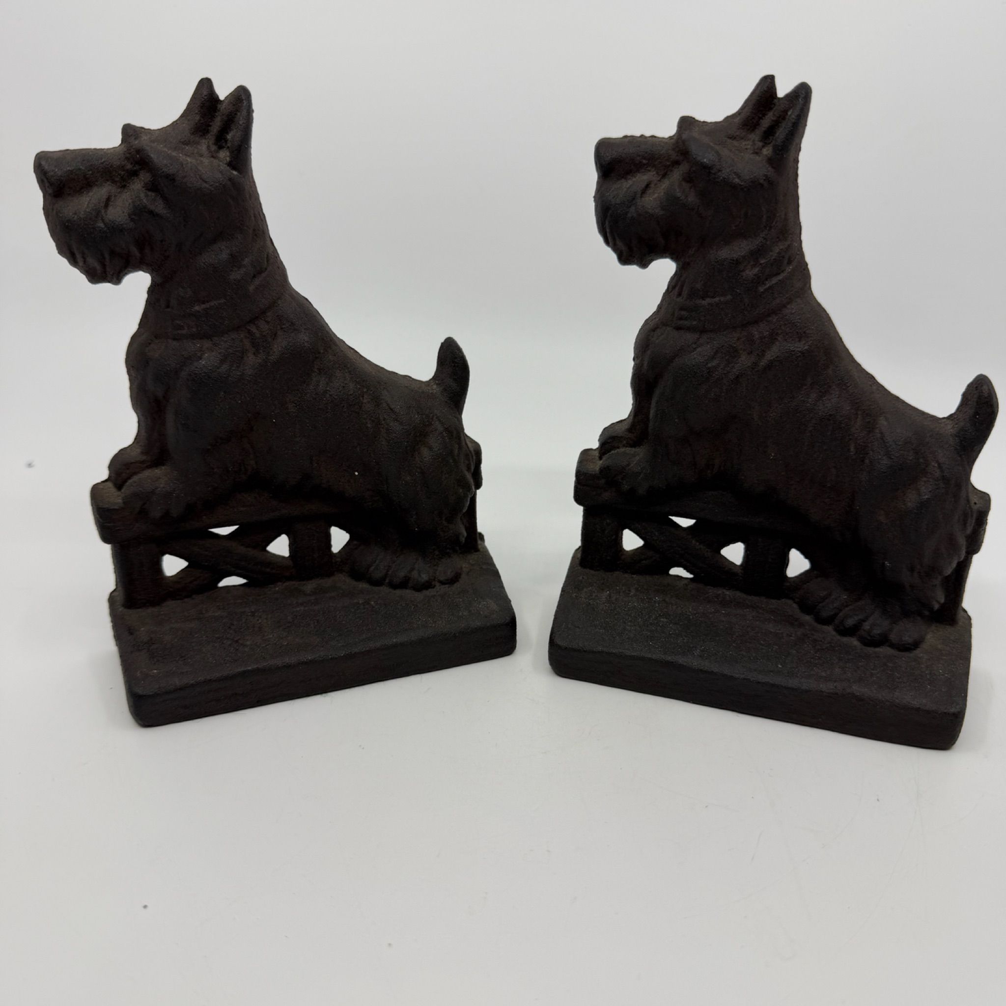Niknax · Pair Of Vtg Levenger Black Cast Iron Scottish Terrier