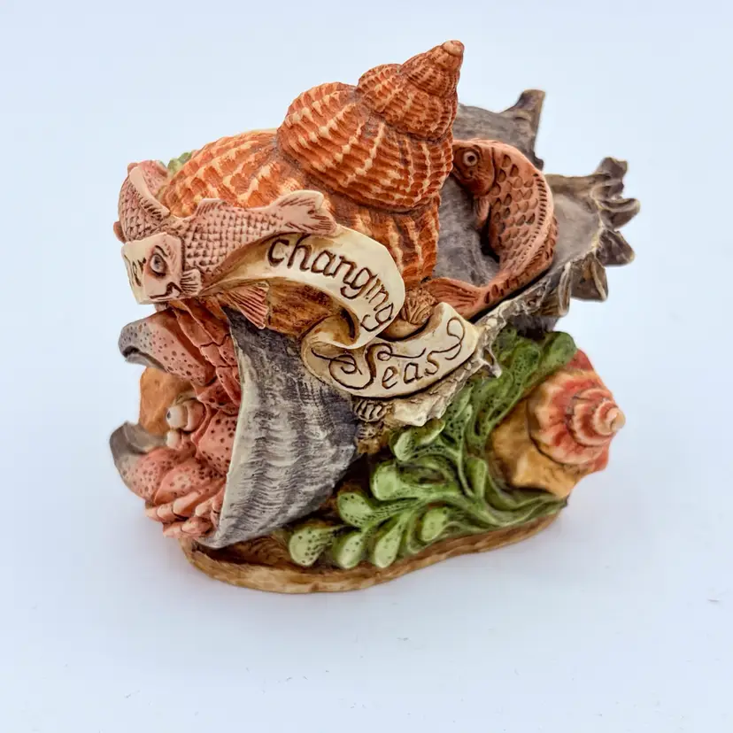 HARMONY KINGDOM Figurine Beneath The Ever Changing Sea 1999 no box