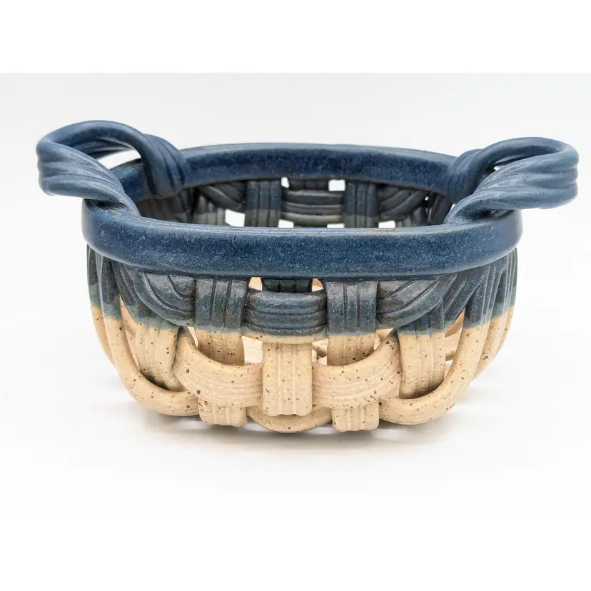 RH River Hill Pottery Woven Pottery Cottage Style Basket Blue Tan