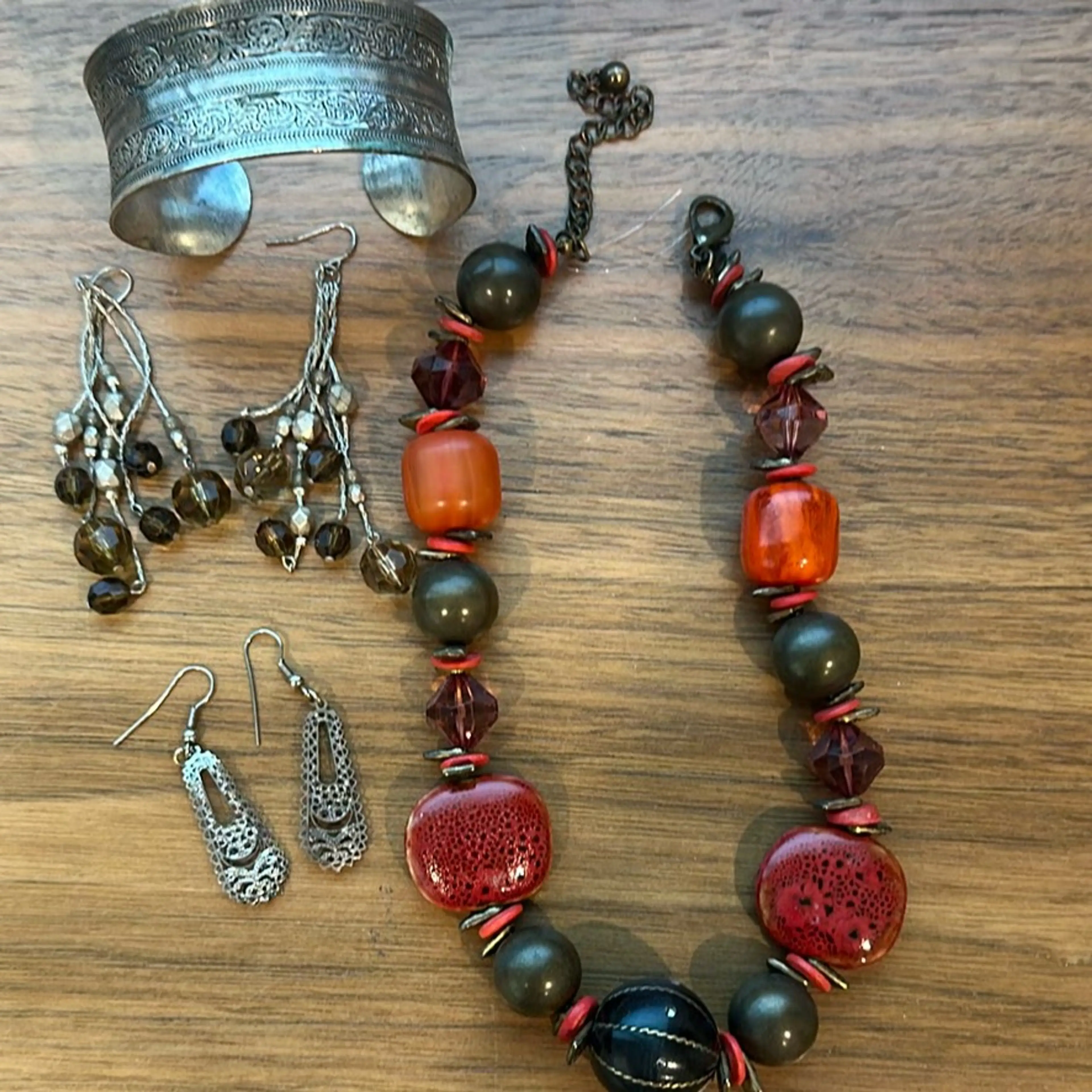 Lot Of 4 file, Chewy Autumn, Necklace, Bangle Bracelet, And Dangle Beaded Earrings