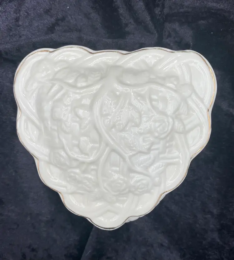 Vintage Hampton Collection Embossed Porcelain Trinket Box, Ivory Heart w/Gold