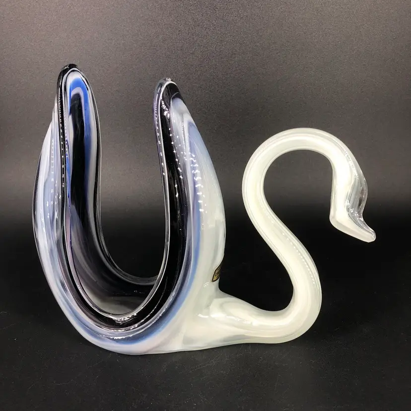 Hand-Blown Wagon Hill Cherokee Glass Swan