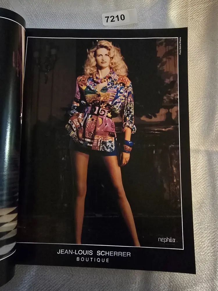 Paris Vogue Feb 1991 Magazine (A7210)