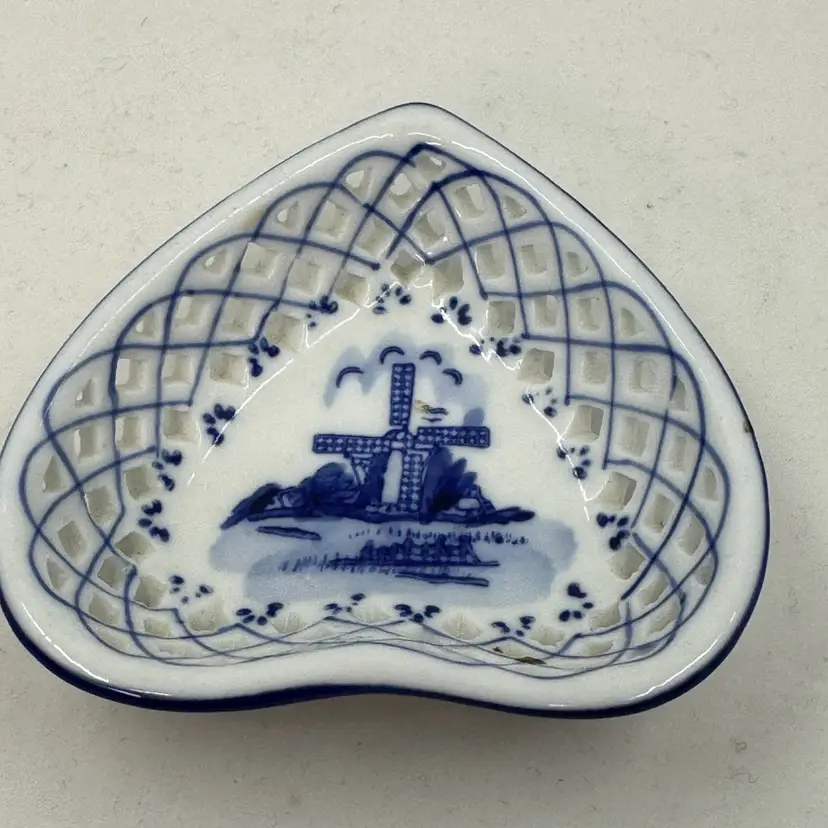 Delft Heart Trinket Dish