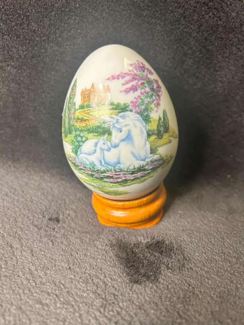 Princeton Gallery Porcelain Egg on Wood Stand Unicorn 1993 Handmade In Taiwan