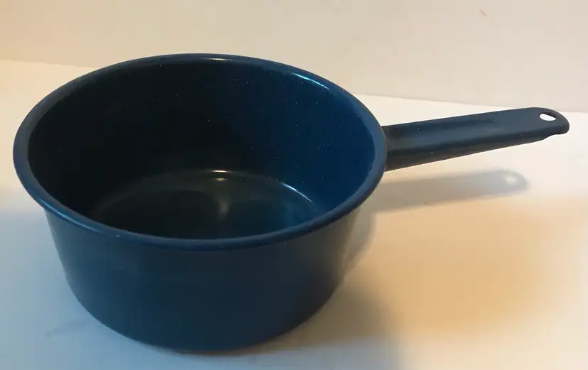 VINTAGE Speckled Blue/white Enamelware Camp Cookware Pot Saucepan Campfire 8"