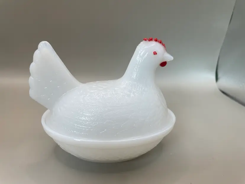 Vintage White Milk Glass Chicken /Hen On Nest Dish 4.5"