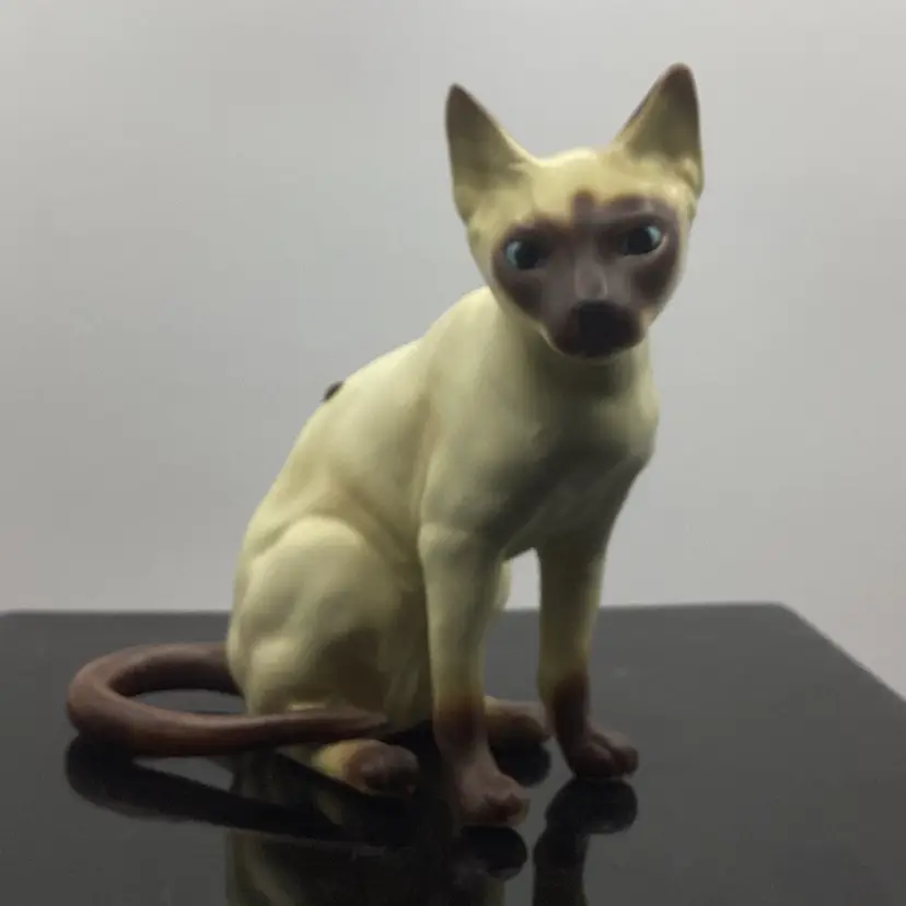 Siamese Cat Figurine By Josep Originals 5” H