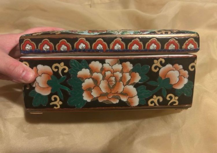 Colorful Old Ceramic Foo Dog Brush Box