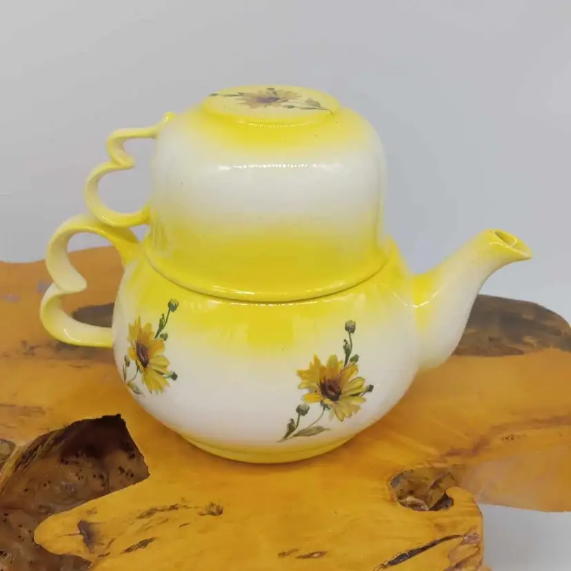 Single serve teapot and cup, yellow and white, flowers, 3 piece, tea