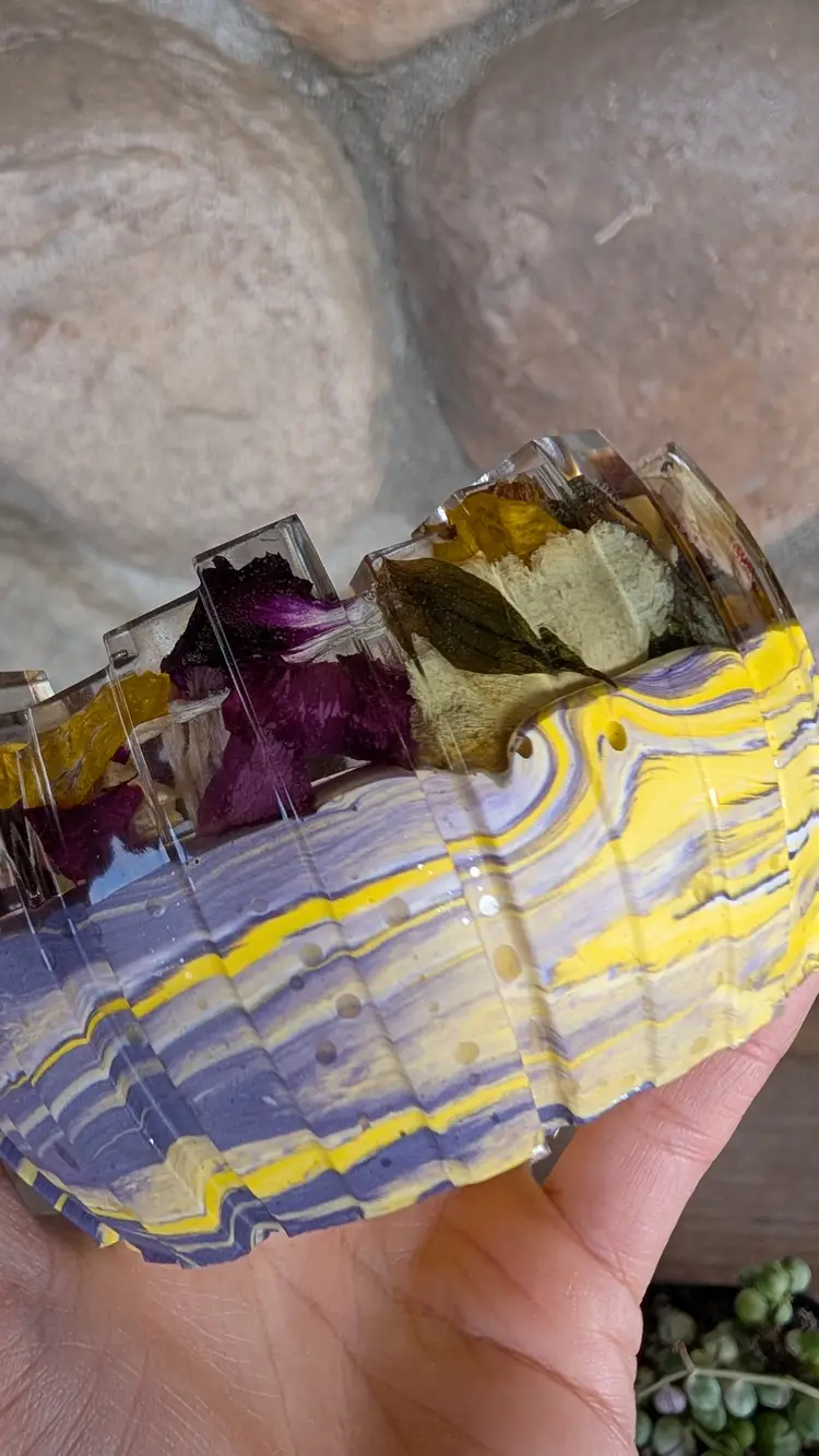 Jesmonite/Resin Pot - PURPLE/YELLOW Resin Flowers - post pile