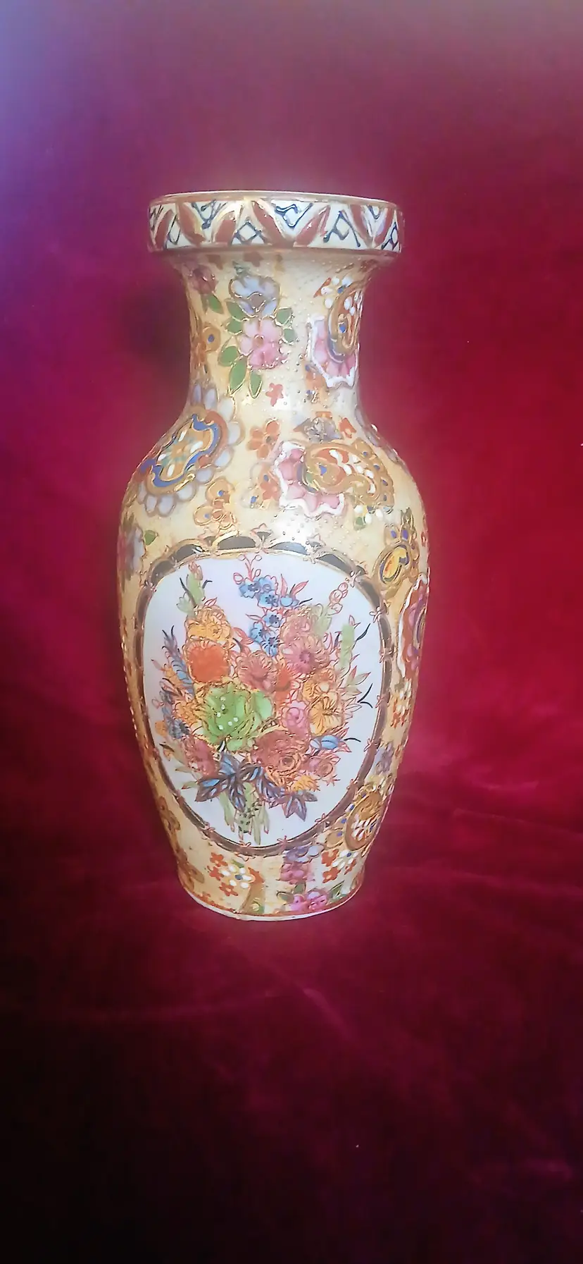 Vintage Japanese Satsuma Moriage Style Vase