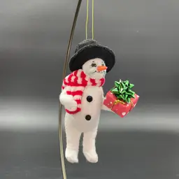 Annalee Dolls Merry Mint Snowman With Gift Hanging Christmas Ornament Holiday